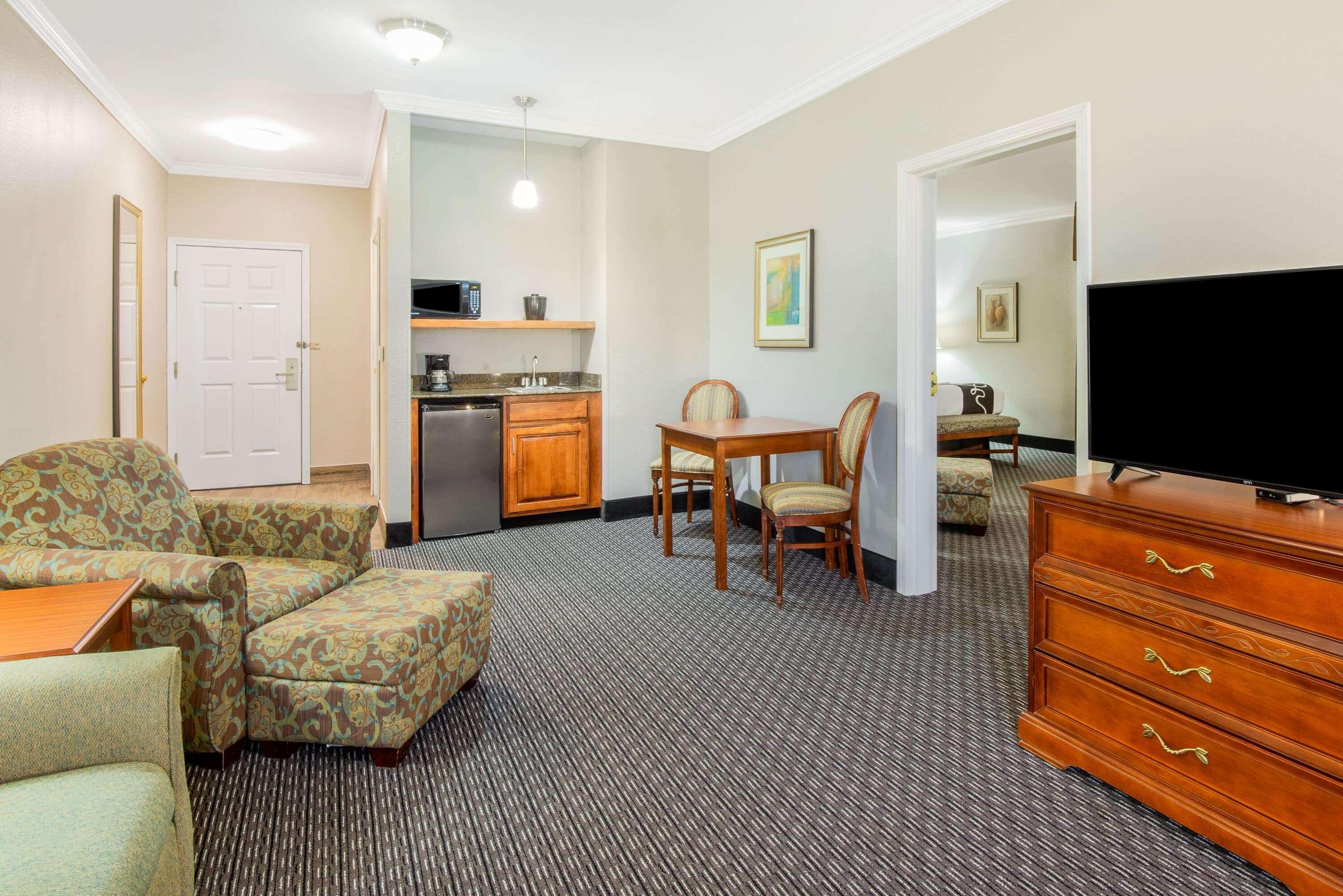 La Quinta By Wyndham Gainesville Exterior photo